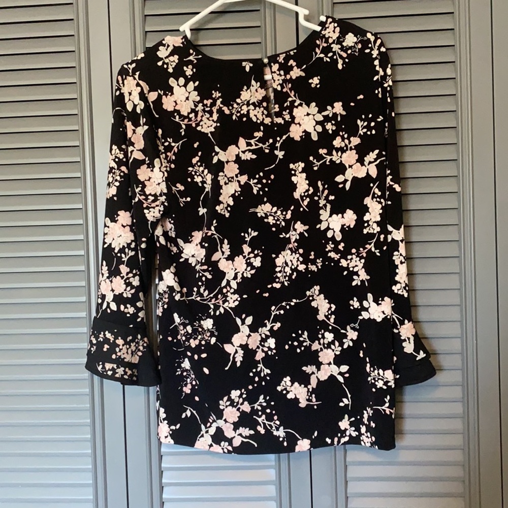 NWT Karl Lagerfeld Paris : Black and Pink Floral Blouse : PL - Picture 4 of 11